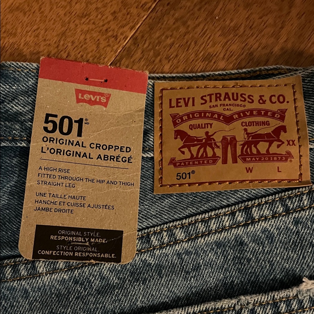 Levi's High Rise Light Blue Ripped Jeans - Picture 3 of 4